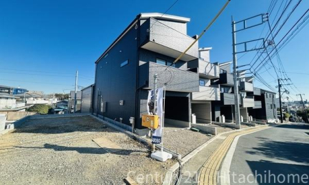 �_�ސ쌧���l�s�_�ސ�����ʂ̐V�z��ˌ��Ă̑O�ʓ��H�܂ތ��n�ʐ^