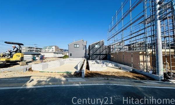 �_�ސ쌧���l�s�_�ސ�����ʂ̐V�z��ˌ��Ă̑O�ʓ��H�܂ތ��n�ʐ^