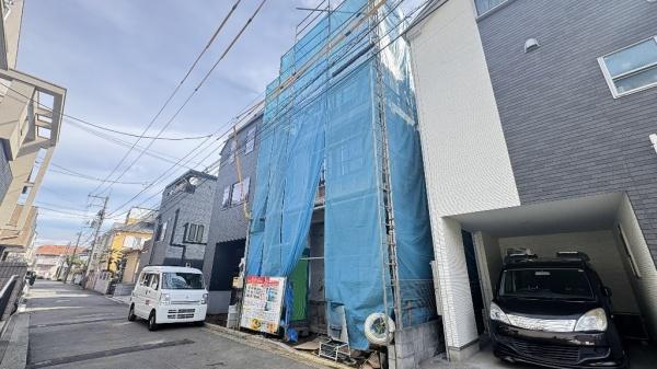 �_�ސ쌧���l�s�`�k��V�g�c��2���ڂ̐V�z��ˌ��Ă̑O�ʓ��H�܂ތ��n�ʐ^