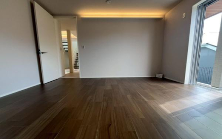 �_�ސ쌧���l�s���Z�c��4���ڂ̐V�z��ˌ��Ă̐Q��