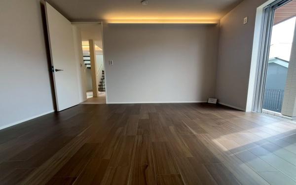 �_�ސ쌧���l�s���Z�c��4���ڂ̐V�z��ˌ��Ă̐Q��