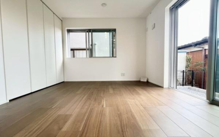 �_�ސ쌧���l�s���Z�c��4���ڂ̐V�z��ˌ��Ă̎q������