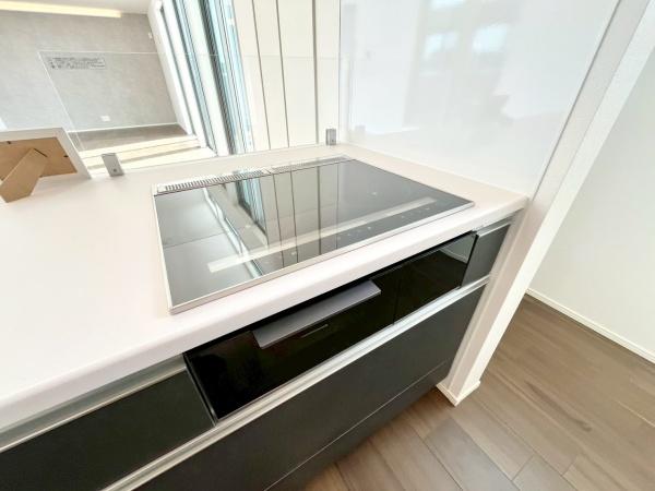 �_�ސ쌧���l�s���Z�c��4���ڂ̐V�z��ˌ��ẴL�b�`��