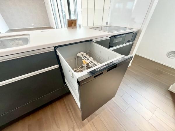 �_�ސ쌧���l�s���Z�c��4���ڂ̐V�z��ˌ��ẴL�b�`��