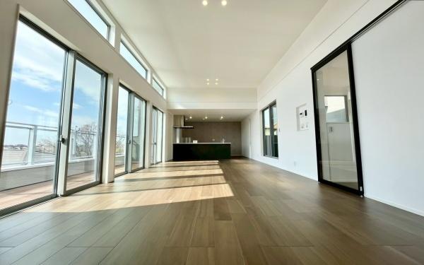 �_�ސ쌧���l�s���Z�c��4���ڂ̐V�z��ˌ��Ẵ��r���O