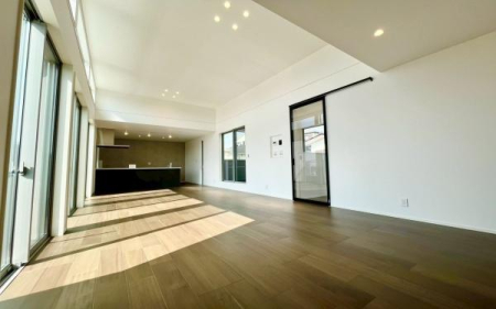 �_�ސ쌧���l�s���Z�c��4���ڂ̐V�z��ˌ��Ẵ��r���O