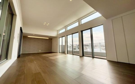 �_�ސ쌧���l�s���Z�c��4���ڂ̐V�z��ˌ��Ẵ��r���O