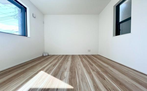 �_�ސ쌧���l�s���ʏ�4���ڂ̐V�z��ˌ��Ă̎q������