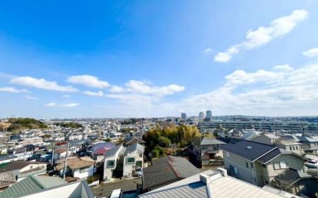 �_�ސ쌧���l�s���ʏ�4���ڂ̐V�z��ˌ��Ă̏Z�˂���̒��]�ʐ^