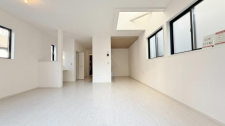 �_�ސ쌧���l�s�t��ᑐ��̐V�z��ˌ��Ẵ��r���O