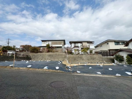 �_�ސ쌧���l�s�˒ˋ敽�˒��̐V�z��ˌ��Ă̌��n�O�ώʐ^