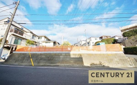 �_�ސ쌧���l�s���J�戢�v�a��2���ڂ̐V�z��ˌ��Ă̑O�ʓ��H�܂ތ��n�ʐ^