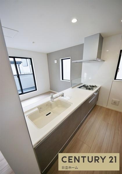 �_�ސ쌧���l�s���擌��]���u�̐V�z��ˌ��ẴL�b�`��