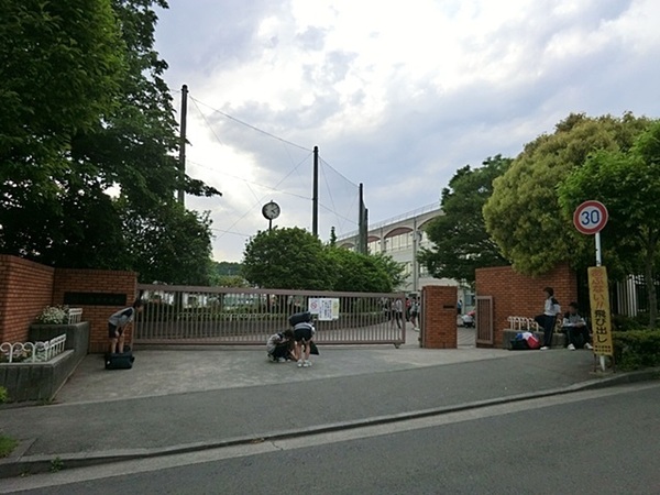 �_�ސ쌧���s���������2���ڂ̒��Ã}���V�����̎��ӊ�