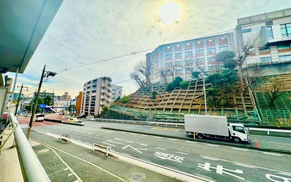 �_�ސ쌧���l�s����Ԗ咬2���ڂ̒��Ã}���V�����̏Z�˂���̒��]�ʐ^