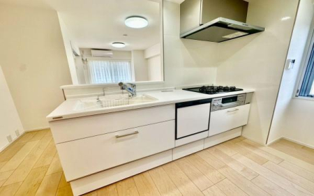 �_�ސ쌧���l�s����Ԗ咬2���ڂ̒��Ã}���V�����̃L�b�`��