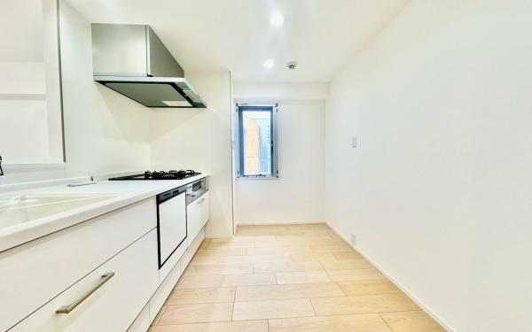 �_�ސ쌧���l�s����Ԗ咬2���ڂ̒��Ã}���V�����̃L�b�`��