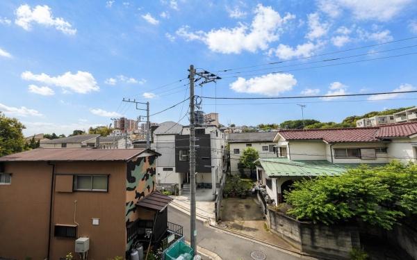 �_�ސ쌧���l�s�_�ސ��_�厛2���ڂ̒��Ã}���V�����̏Z�˂���̒��]�ʐ^