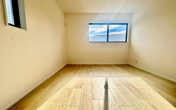 �_�ސ쌧���l�s�t��V�ΐ�4���ڂ̐V�z��ˌ��Ă̎q������