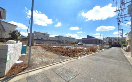 �_�ސ쌧���s�����搶�c6���ڂ̐V�z��ˌ��Ă̑O�ʓ��H�܂ތ��n�ʐ^