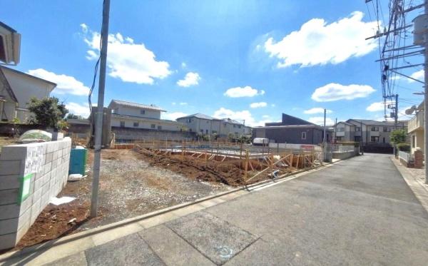 �_�ސ쌧���s�����搶�c6���ڂ̐V�z��ˌ��Ă̑O�ʓ��H�܂ތ��n�ʐ^