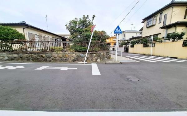 �_�ސ쌧���l�s���J�擌���̓y�n�̑O�ʓ��H�܂ތ��n�ʐ^