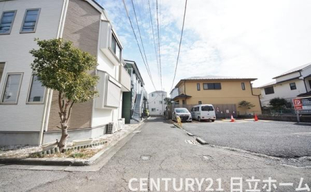 �_�ސ쌧���l�s����{��4���ڂ̓y�n�̑O�ʓ��H�܂ތ��n�ʐ^