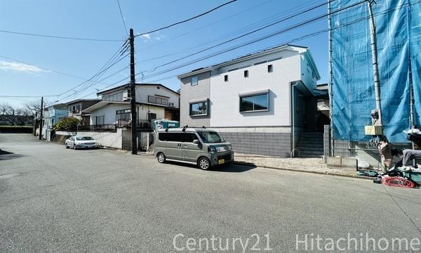 �_�ސ쌧���l�s���攒��5���ڂ̐V�z��ˌ��Ă̑O�ʓ��H�܂ތ��n�ʐ^