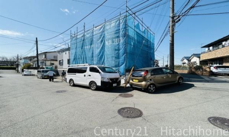 �_�ސ쌧���l�s���攒��5���ڂ̐V�z��ˌ��Ă̑O�ʓ��H�܂ތ��n�ʐ^