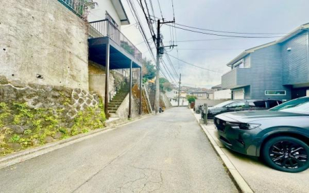 �_�ސ쌧���l�s�ߌ���k����3���ڂ̐V�z��ˌ��Ă̑O�ʓ��H�܂ތ��n�ʐ^