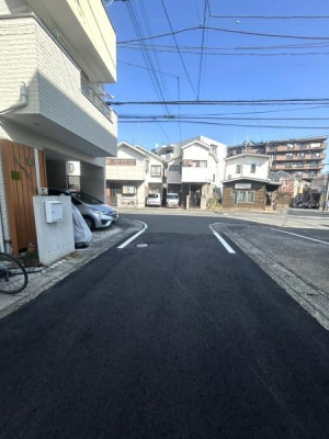 �_�ސ쌧���l�s�t��`�c���̒��È�ˌ��Ă̑O�ʓ��H�܂ތ��n�ʐ^