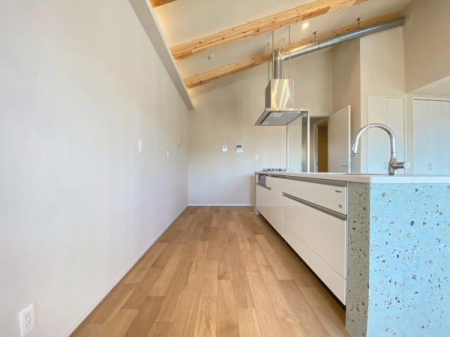 �_�ސ쌧���q�s����2���ڂ̐V�z��ˌ��ẴL�b�`��