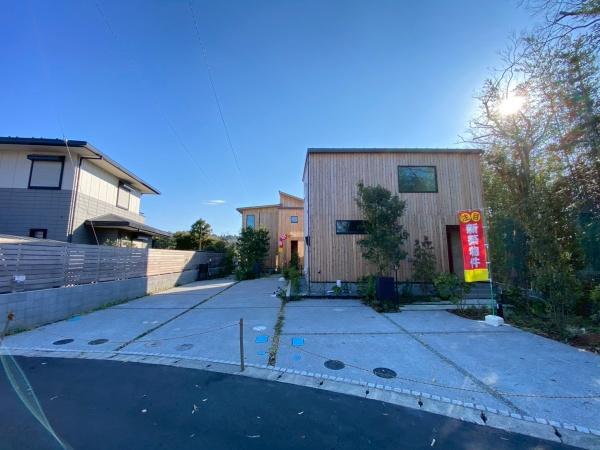 �_�ސ쌧���q�s����2���ڂ̐V�z��ˌ��Ă̑O�ʓ��H�܂ތ��n�ʐ^