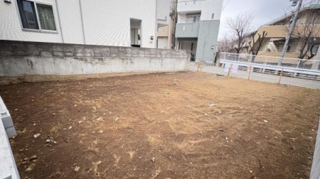 �_�ސ쌧���s�{�O��_�ؖ{��5���ڂ̐V�z��ˌ��Ă̂��̑����n