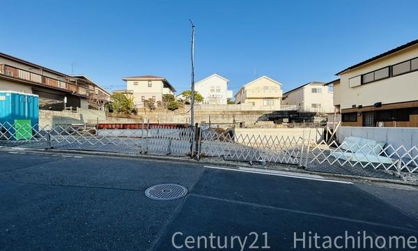 �_�ސ쌧���l�s�ߌ��抁�R2���ڂ̐V�z��ˌ��Ă̑O�ʓ��H�܂ތ��n�ʐ^