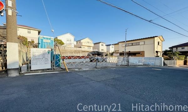 �_�ސ쌧���l�s�ߌ��抁�R2���ڂ̐V�z��ˌ��Ă̑O�ʓ��H�܂ތ��n�ʐ^