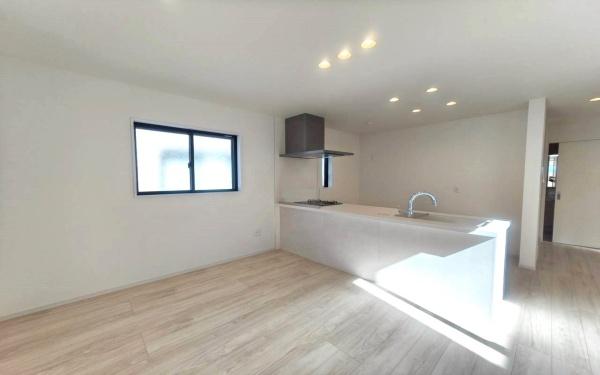 �_�ސ쌧���l�s�s�}�擌�R�c1���ڂ̐V�z��ˌ��ẴL�b�`��