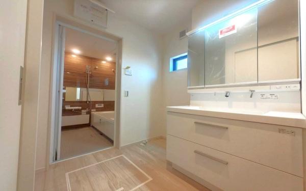 �_�ސ쌧���l�s�s�}�擌�R�c1���ڂ̐V�z��ˌ��Ă̐��ʑ�E���ʏ�