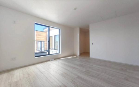 �_�ސ쌧���l�s�s�}�擌�R�c1���ڂ̐V�z��ˌ��Ă̎q������