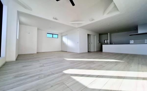 �_�ސ쌧���l�s��撆�c��5���ڂ̐V�z��ˌ��Ẵ��r���O