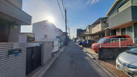 �_�ސ쌧���l�s����折���J��3���ڂ̐V�z��ˌ��Ă̑O�ʓ��H�܂ތ��n�ʐ^