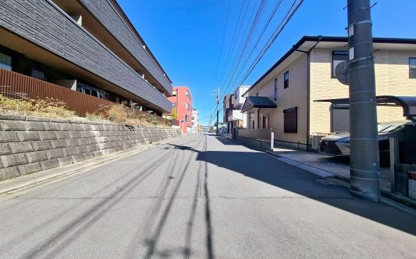 �_�ސ쌧���l�s�`���ێR��2���ڂ̒��È�ˌ��Ă̑O�ʓ��H�܂ތ��n�ʐ^