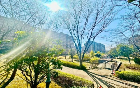 �_�ސ쌧���l�s���Ή�4���ڂ̒��Ã}���V�����̏Z�˂���̒��]�ʐ^