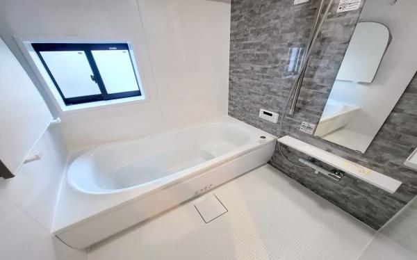 �_�ސ쌧���l�s��q�搙�c6���ڂ̐V�z��ˌ��Ă̗���