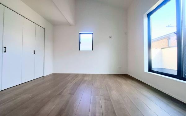 �_�ސ쌧���l�s��q�搙�c6���ڂ̐V�z��ˌ��Ă̎q������