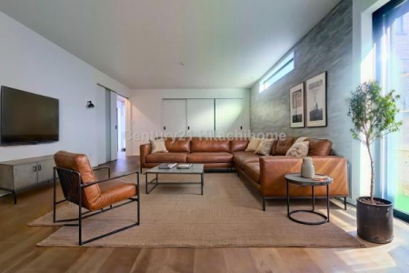 �_�ސ쌧���l�s��q�搙�c6���ڂ̐V�z��ˌ��Ẵ��r���O