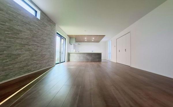 �_�ސ쌧���l�s��q�搙�c6���ڂ̐V�z��ˌ��Ẵ��r���O