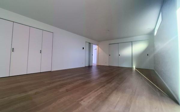 �_�ސ쌧���l�s��q�搙�c6���ڂ̐V�z��ˌ��Ẵ��r���O