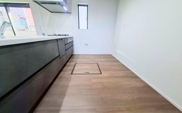 �_�ސ쌧���l�s��q�搙�c6���ڂ̐V�z��ˌ��ẴL�b�`��