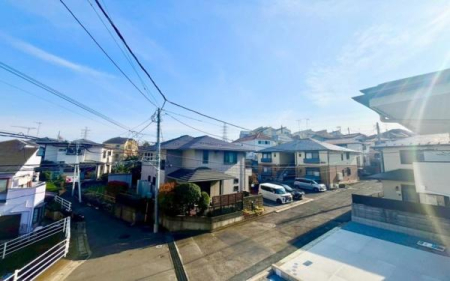 �_�ސ쌧���l�s�`�k��ݍ����̐V�z��ˌ��Ă̏Z�˂���̒��]�ʐ^